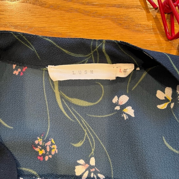 Lush popover blouse - Picture 3 of 4